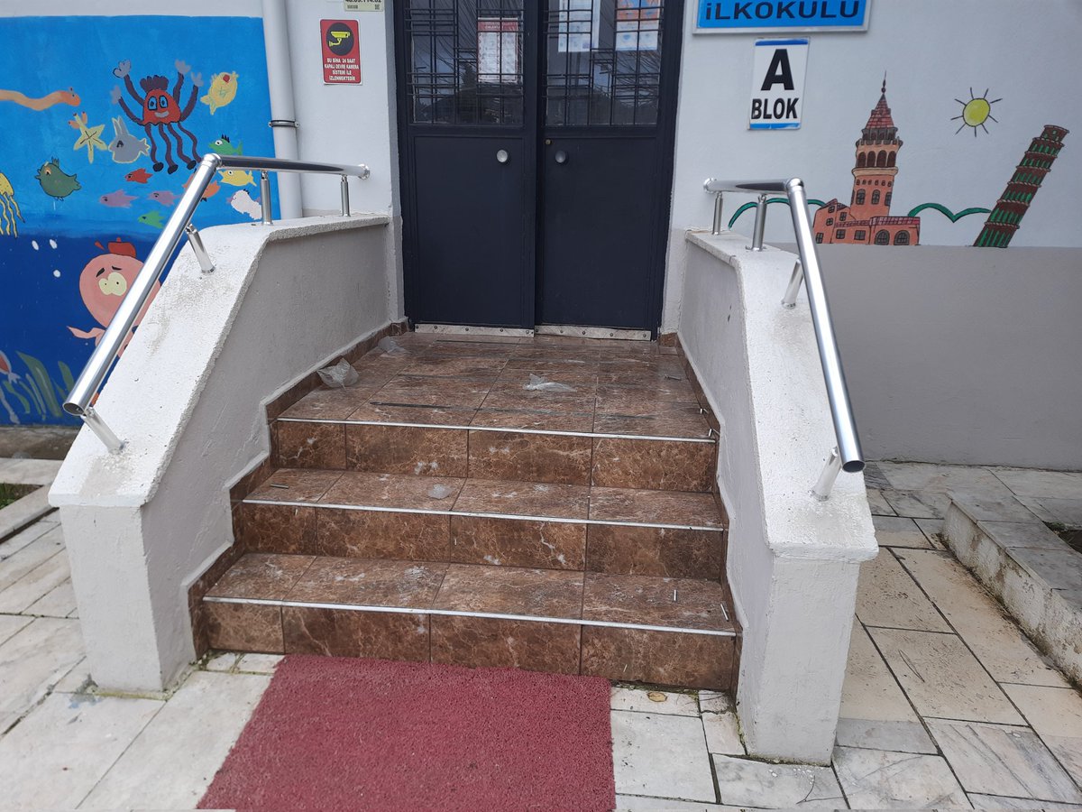 Okulumuzu yenileme çalışmalarına devam. Korkuluklarımızın yapılmasını sağlayan Aldemir ailesine çok teşekkür ediyoruz. Birlikte daha güçlüyüz. <a href="/mugla_mem/">Muğla İl Millî Eğitim Müdürlüğü</a> <a href="/mentesemem/">Menteşe İlçe Milli Eğitim Müdürlüğü</a>