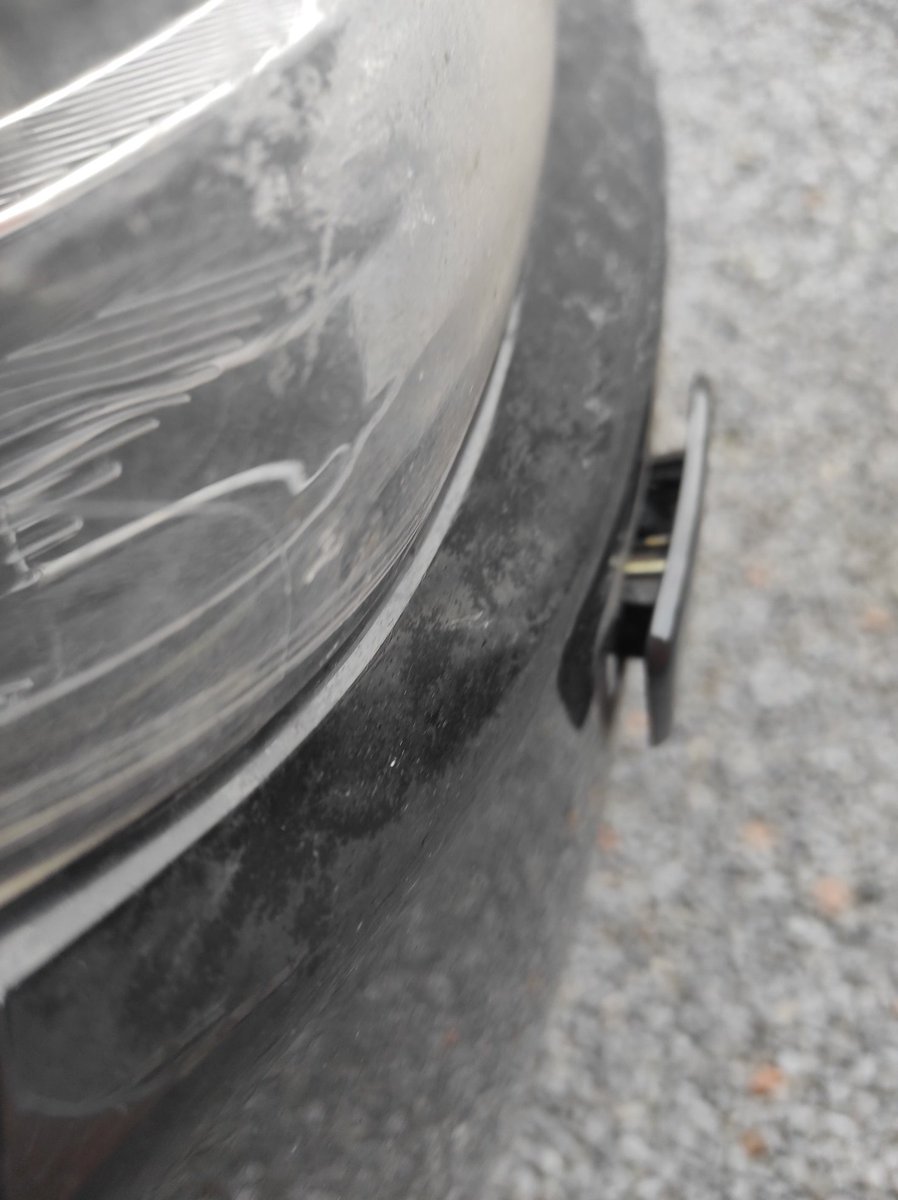 c2medias's tweet photo. Encore une fois, la qualité @HyundaiFrance 
Un coup de froid et les radars se font la malle. Et impossible à remettre.
Avec un historique de 2 voitures chez eux, on n'a jamais passé autant de temps dans les garages. https://t.co/LZ7FNooHB0