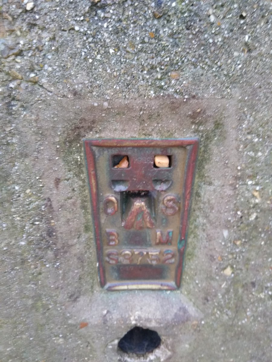 _silverfox2's tweet image. #goldencap #jurassiccoastline #Ultras #trig #windy #running