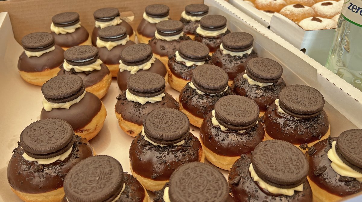 igal_n's tweet photo. “Sufganiyot” are traditional donut-like pastries eaten during Hannuka. These are the sufganiyot they brought for us at work today to celebrate the lighting of the first candle.
#IlusFamily — I can’t see how this ISN’T a sign 😉
(anyone in the $ILUS Discord will understand 😂) https://t.co/UeuuzdU8Lr