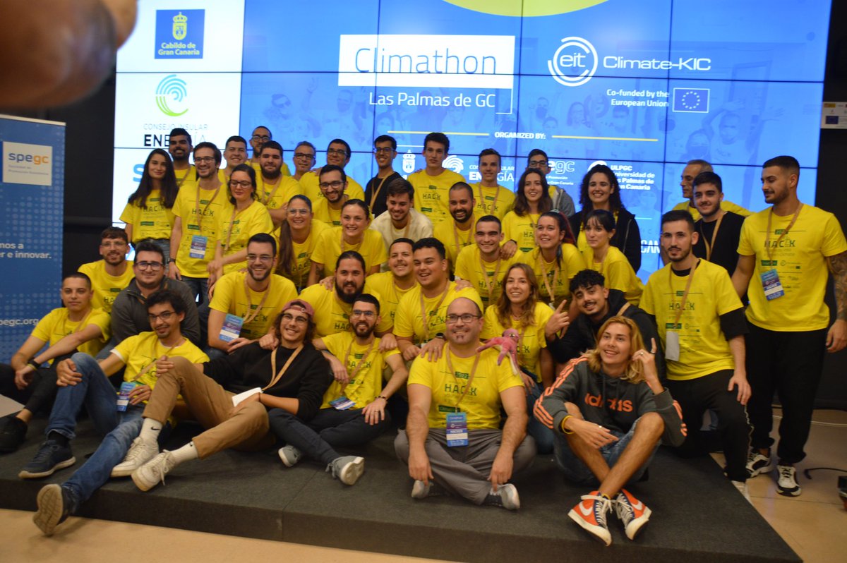 ClimathonGC's tweet photo. ‼️Gracias a todos/as por esta edición #Climathon2022
#ClimathonGc‼️
‼️Enhorabuena a los campeones y campeonas‼️
Y Gracias a los mentores y jurado por involucrarse tanto y cuidar a nuestros Hackers💪🏼☀️
🔹A por el año que viene🔹 https://t.co/KEuklKqjrU