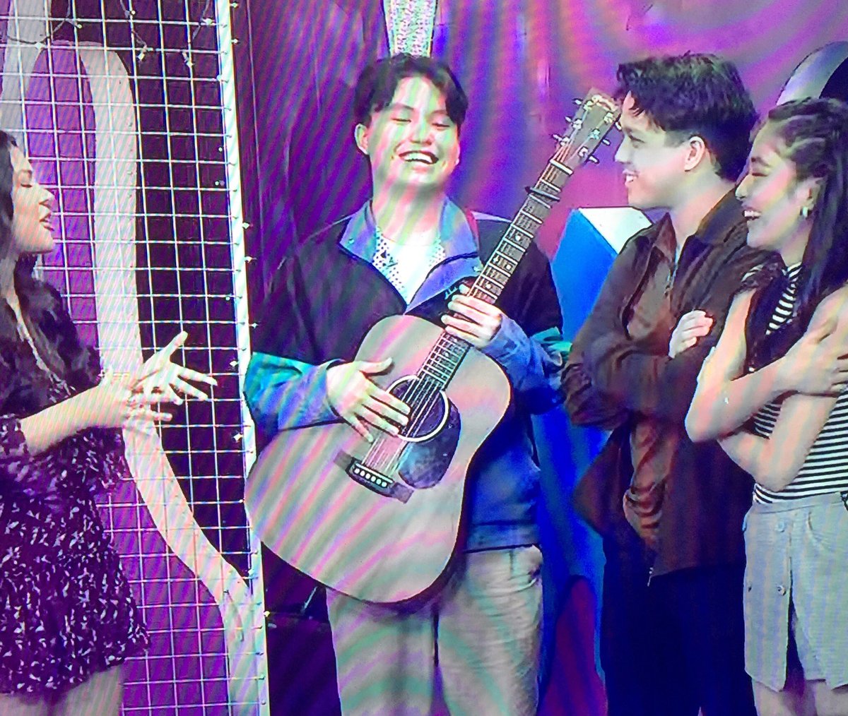 istanjikook113's tweet photo. Sundate jamming and kantahan with our multi-talebted jocks; ELMO, @vivoree and Renee ❤️❤️❤️
#PNLSESSIONS
#PNLSessionsWithELMO #ElmoMagalona
@iampieofficial https://t.co/NflPH8rJ2p