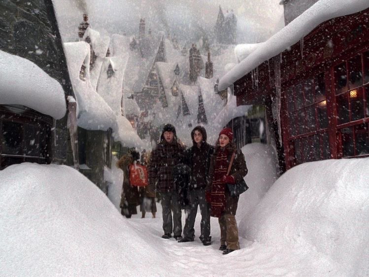 wisteriafilms's tweet photo. ੈ✩‧₊˚ build an outfit! harry potter hogsmeade edition! ⋆.ೃ࿔*:･ https://t.co/In75QnLJCl