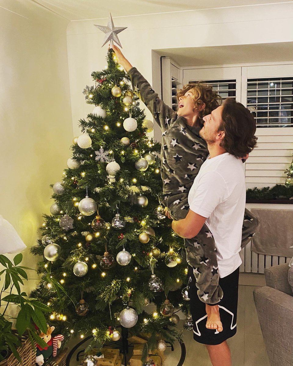 Every year I place the ⭐️ with daddy! 💙 <a href="/WoodyandKleiny/">Woody & Kleiny</a>