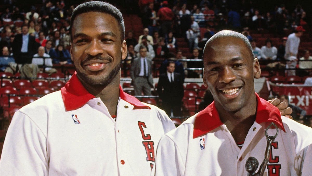 Happy 59th birthday to Charles Oakley. One of the toughest dudes to ever play in the NBA. 