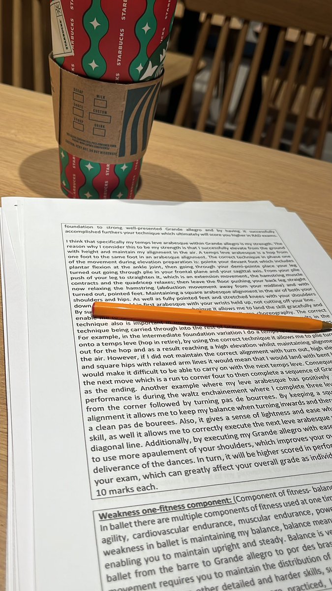 pandrews_83's tweet image. Son at training = Sunday marking for me #gcsecoursework #aqa #petwitter #Starbucks