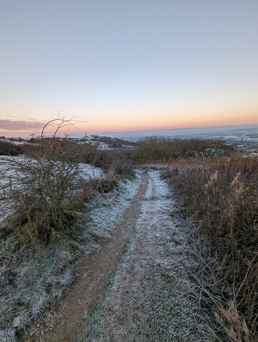 sprayway_UK's tweet photo. The Sprayway team have been out and about enjoying the winter conditions. Here are some of our winter walking highlights from the past month or so! ❄️🥾🚶‍♂️

#sprayway #winter #walking https://t.co/OcT1HHiKIQ