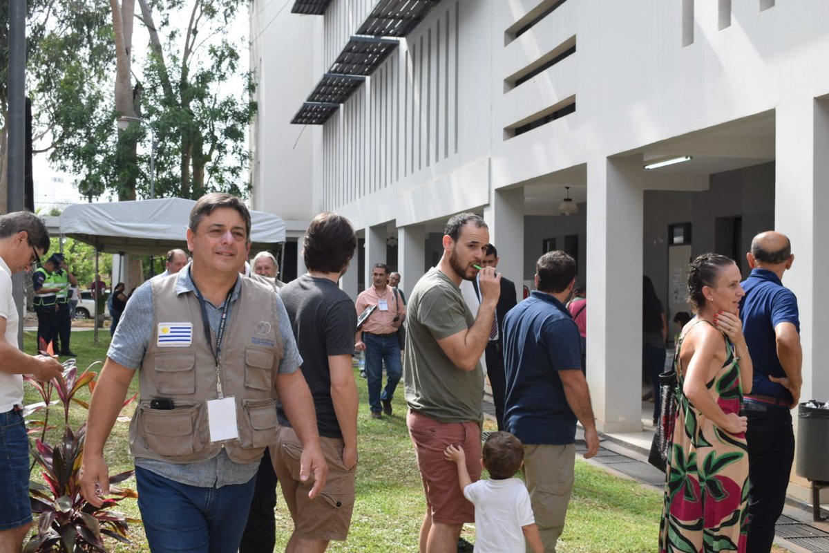 #AHORA La Misión de Observación Internacional Electoral del #PARLASUR acompaña el día de votación en las Elecciones internas de #PARAGUAY 🇵🇾

🏫 CONCERTACIÓN | SERVICIO NACIONAL DE PROMOCIÓN PROFECIONAL SNPP 
📍Avda. Dr. Felipe Molas López N° 480
🗳️ 9 mesas
👥 15.459 electores