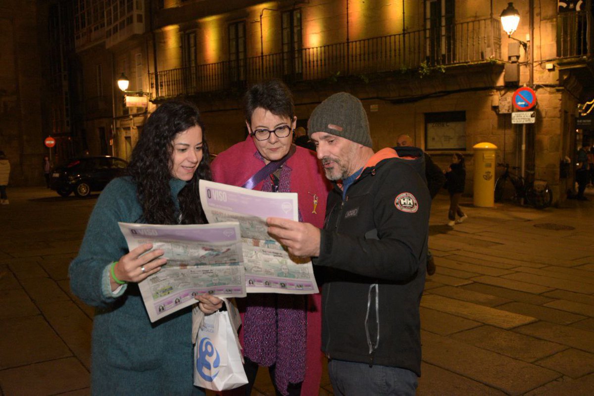 compostelaberta's tweet photo. 🗞️ Coñeces #OViso? É o xornal do noso grupo municipal, que moitas xa recibistes nas vosas casas.
📰 Onte andivemos de reparto pola zona vella, para que o que alí contamos chegue a toda a veciñanza. Porque é, precisamente, o que algúns non queren que saibades 😏 https://t.co/g5Ue4gxDkR