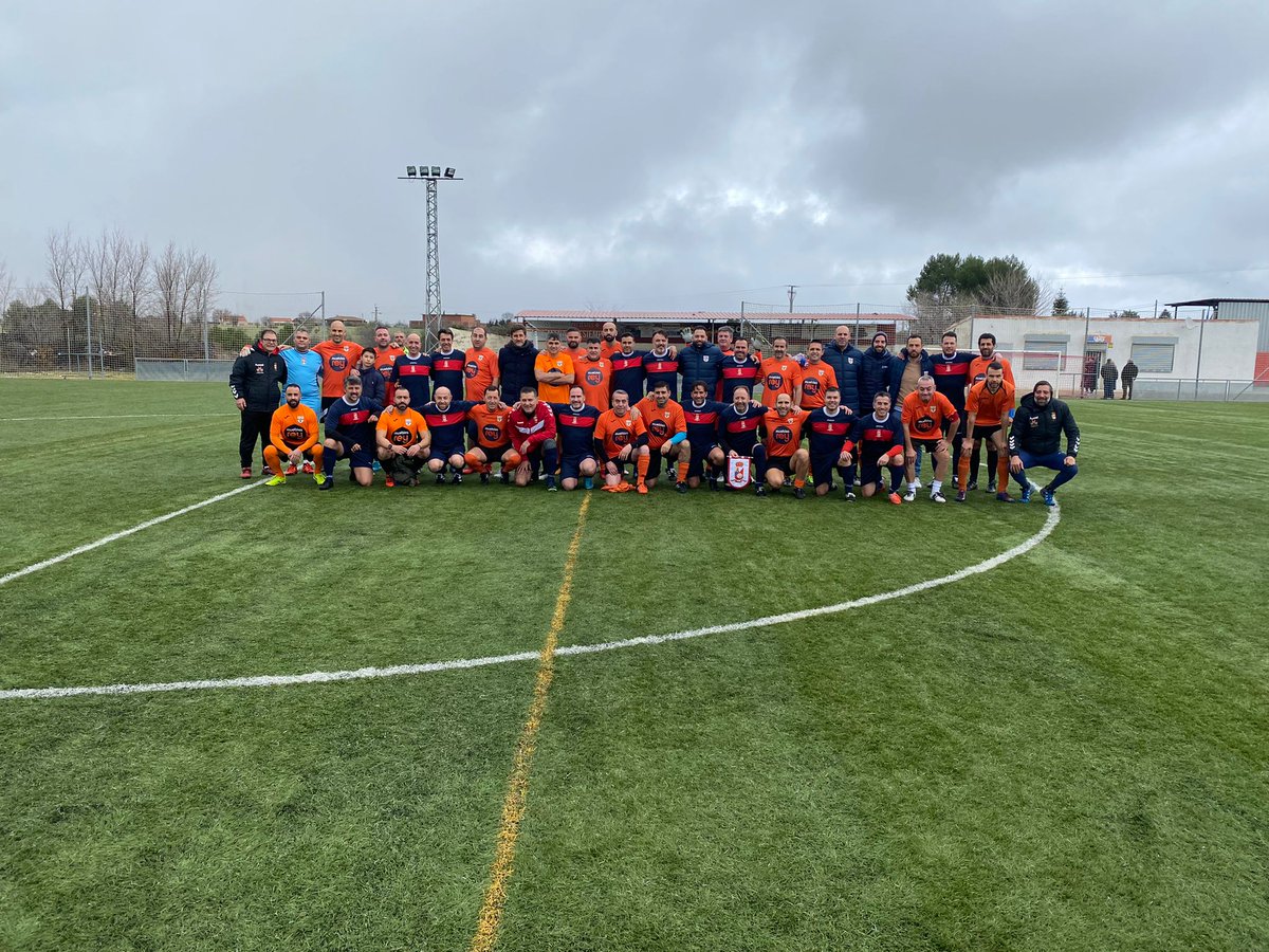 rsda_oficial's tweet photo. VETERANOS 

Nuestros veteranos han participado en el homenaje a Cano con victoria por 4-1 ante los Santos de la Humosa.

Chus ⚽️⚽
Guti ⚽️
Turu⚽

#VamosAlcalá https://t.co/Dd1ptCojQF