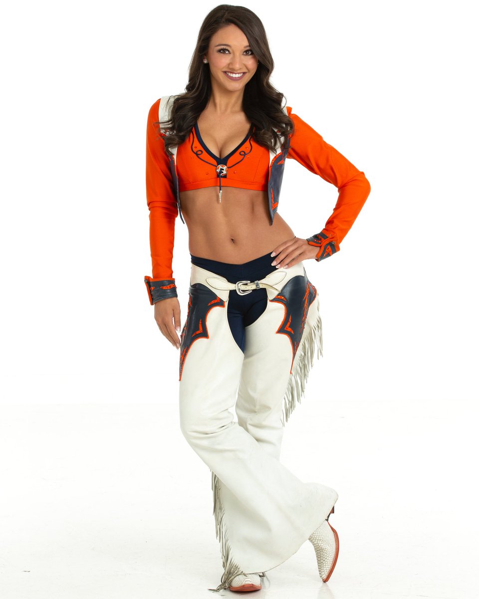 DBC_Katie's tweet photo. 30 YEARS of empowering women with diverse stories and backgrounds! What an absolute honor it is to carry on the legacy they built ๐งก๐
#DBCat30 | #AZvsDEN https://t.co/Ntgn8SZtXI