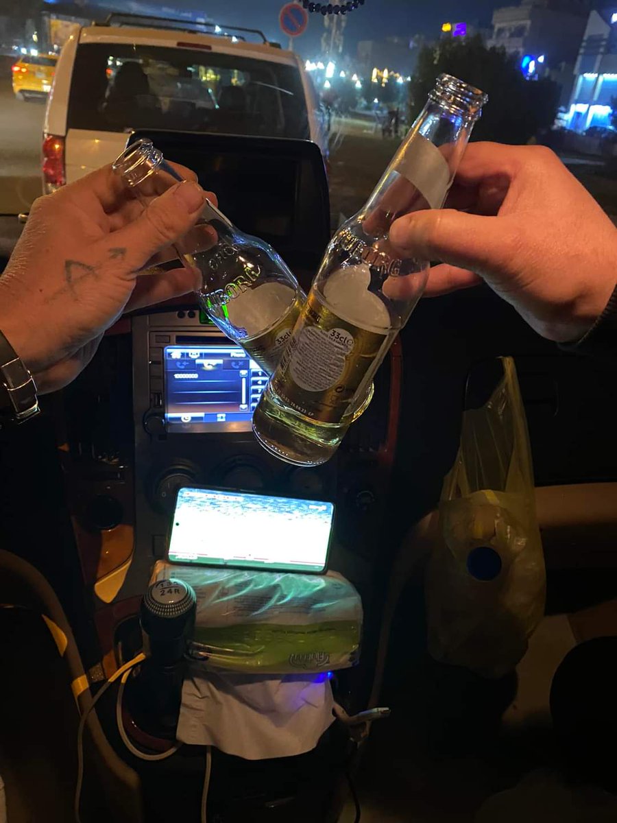 بصحه ابو تياكوووووو فديت 🍾🍾

مبروك الارجنتين ليو ختم كره القدم 👏👏