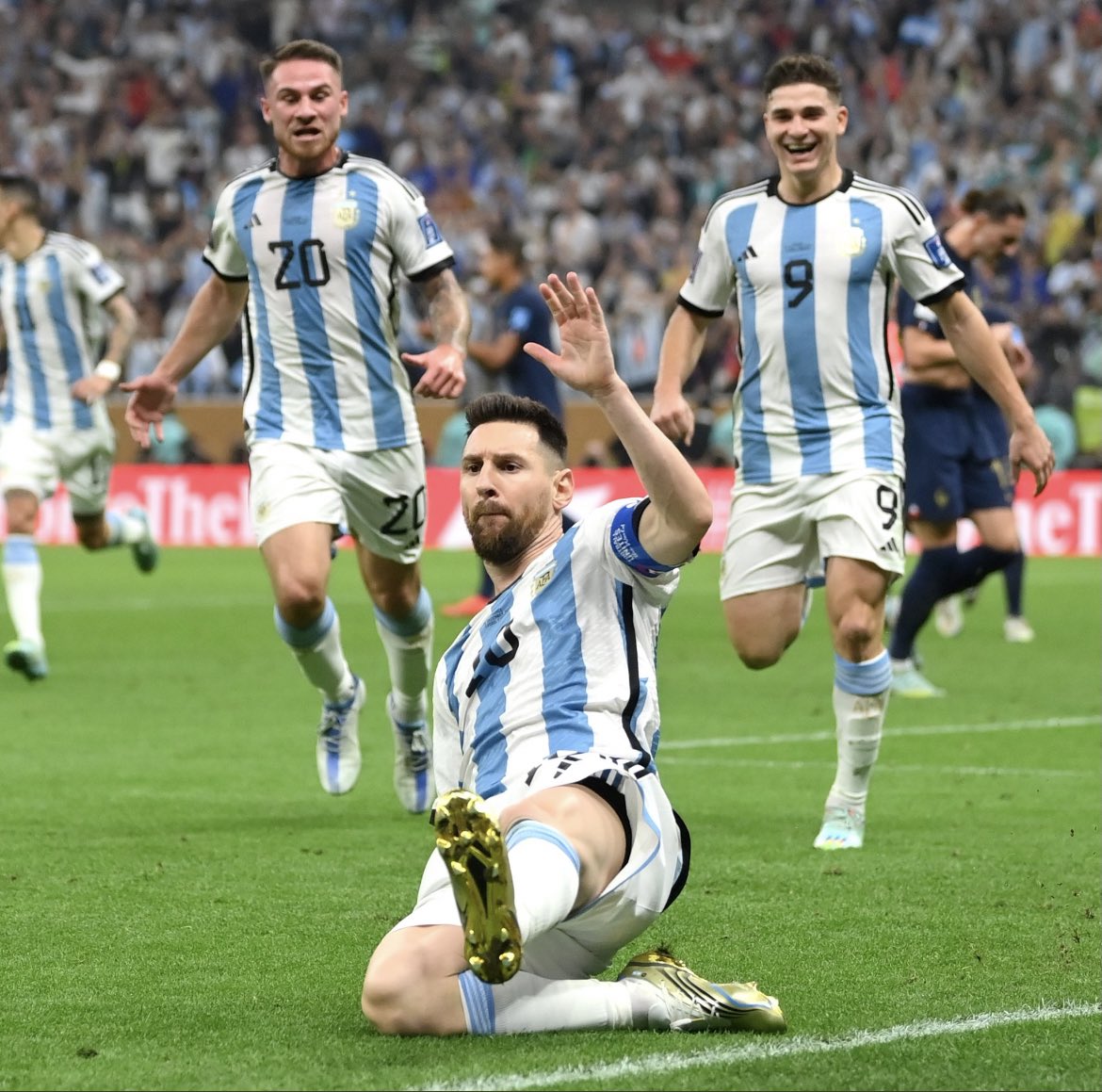raptalksk's tweet photo. lionel messi the greatest to ever do it 🐐 🇦🇷 https://t.co/AU2juUWXYo