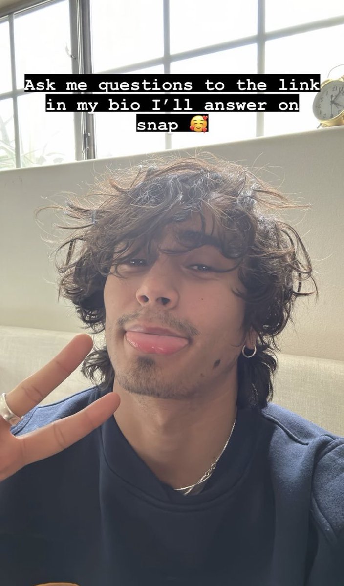 CiminoUpdate's tweet photo. “Ask me questions to the link in my bio i’ll answer on snap🥰”—@_michaelcimino_ via instagram stories https://t.co/IocG2w1wU1