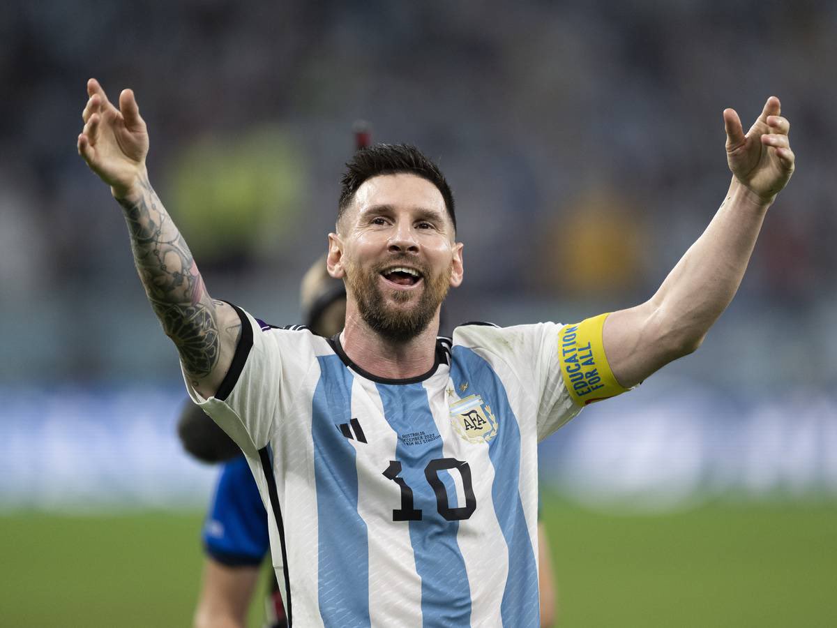PopCrave's tweet photo. Lionel Messi has officially won every major football trophy with Argentina: 

🏆 #FIFAWorldCup — 2022
🏆 Finalissima — 2022
🏆 Copa América — 2021 
🥇 Beijing Olympics — 2008
🏆 FIFA World Youth Championship — 2005 https://t.co/4E9LSQp3gC