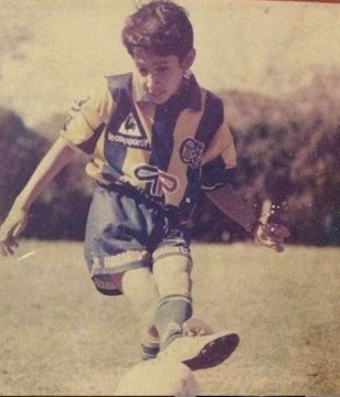 M1889_'s tweet photo. Tu esqueleto te trajo hasta aquí
con un cuerpo hambiento, veloz.
y aquí, GRACIAS A D-OS UNO NO CREE EN LO QUE OYE https://t.co/yXGRTDTmpN