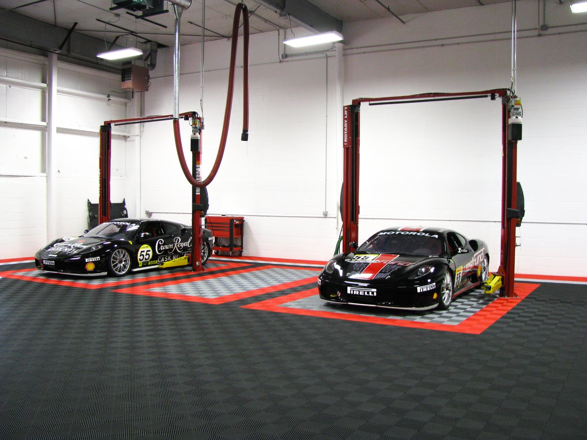 Swisstrax's tweet image. Lifts, jacks, dynos, doesn&apos;t matter. Swisstrax is engineered and built to withstand automotive demands. 

Get the same performance in your garage: swisstrax.com/commercial-wor…

#garage #flooring #modularflooring #garageideas #dyno #carlifts #workshop