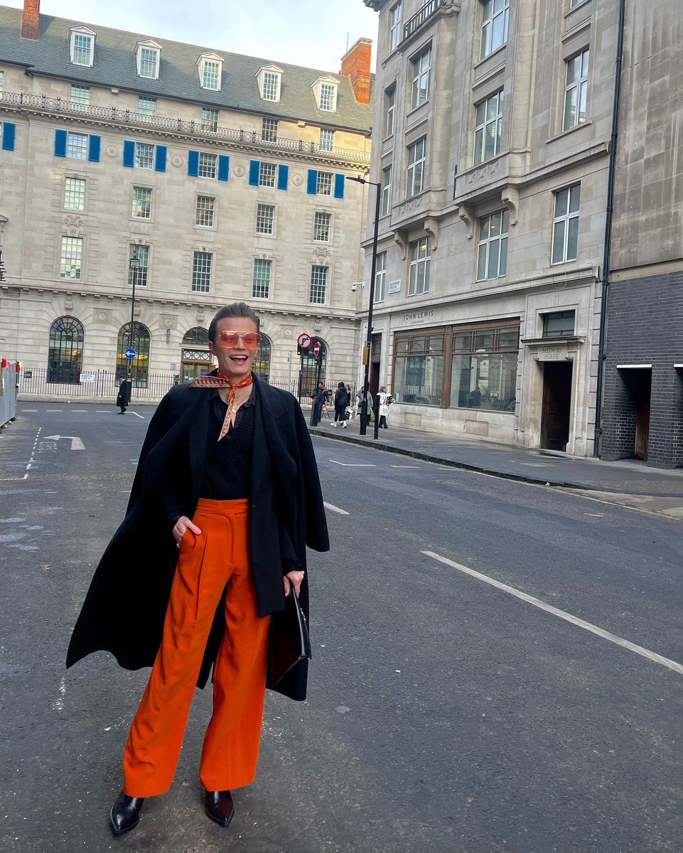 Ronan Parke tweet media