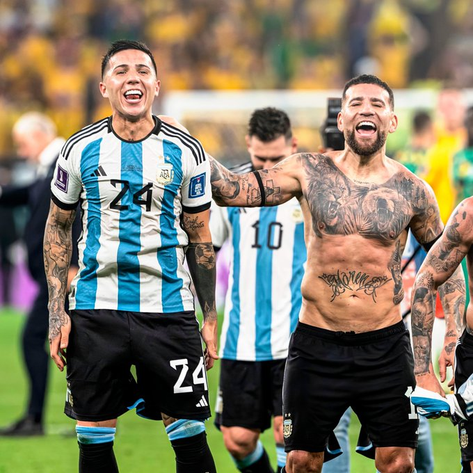 Pela primeira vez, dois jogadores em atividade na Liga portuguesa sagram-se campeões do Mundo 🏆

Polga, Capdevila, Casillas, Ramii e Draxler conquistaram o Mundial antes de jogarem em Portugal.