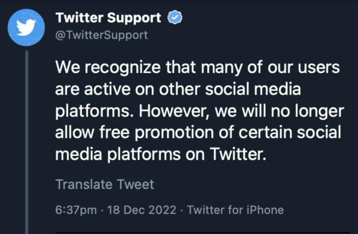 andtrap's tweet photo. La cosa più triste dell'ultima regola di #Twitter non è la regola in sé, ma il fatto che l'abbiano fatta scrivere durante la finale di #Qatar2022 a un povero disgraziato dal suo iPhone (sì, su Tweetdeck si vede ancora da dove si posta) https://t.co/xxHM8H2abc https://t.co/VPPwgf3Sj9
