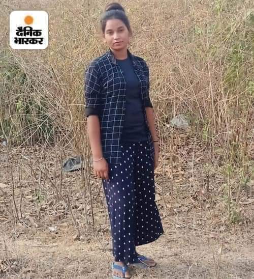 Kamleshdon9's tweet photo. झारखंड मे अनुसूचित जनजाति कि लड़की को मुस्लमान दिलदार अंसारी द्वारा शरीर के 12 टुकड़े से अधिक कर के फेक दिया गया ।
#HYJS @JharkhandCMO https://t.co/lxANh39PH3