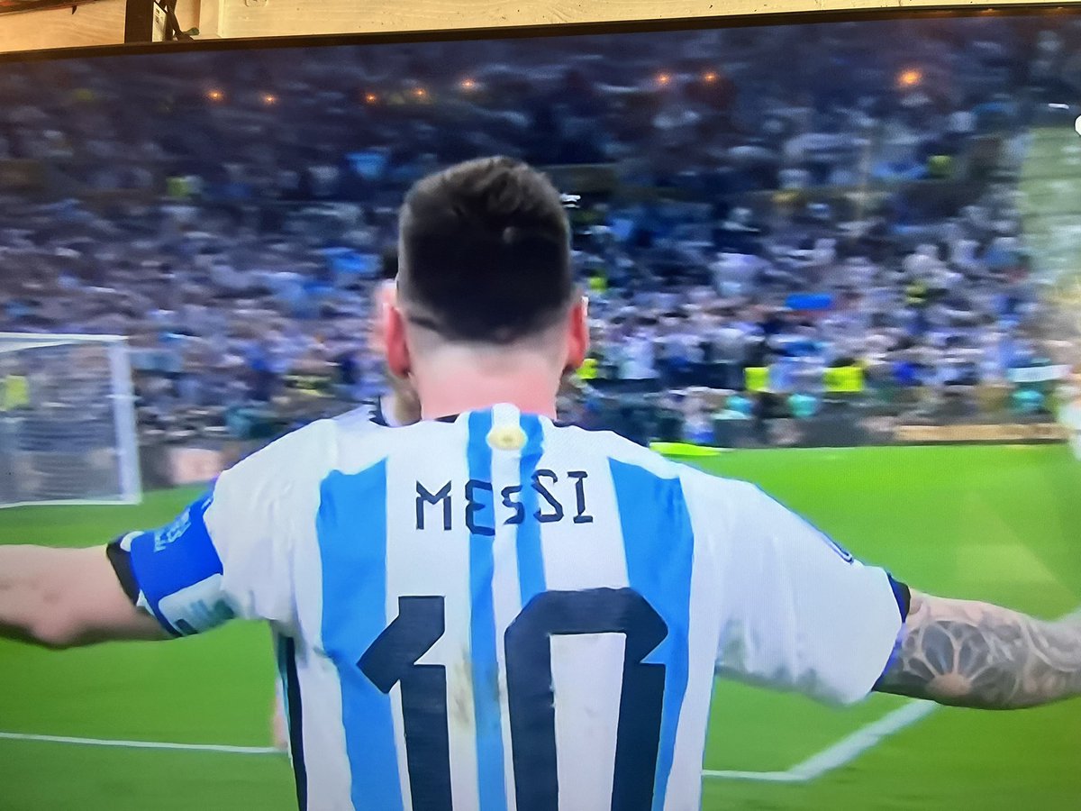ElGallinazo's tweet photo. La mejor final de la historia. Messi campeón. https://t.co/XbxOLPYdV2