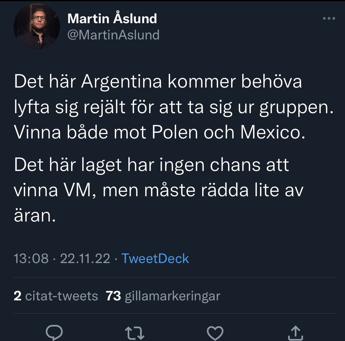 noel69641114's tweet photo. FotbollsEXPERTEN @MartinAslund skriver av ett lag efter en match. @ViaplayFotboll #VM #VMFINAL https://t.co/Hk73eXbD9a