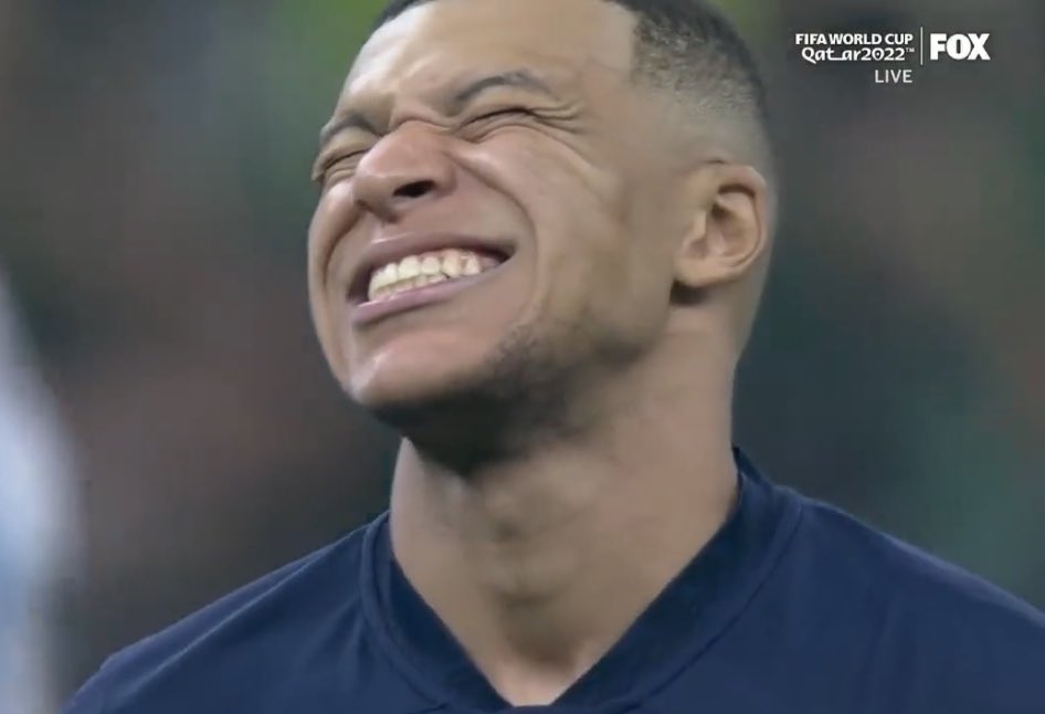 SamvedShah's tweet photo. Gotta feel for this man #FIFAWorldCup #Messi𓃵 #Mbappe https://t.co/wLkfY2hdai