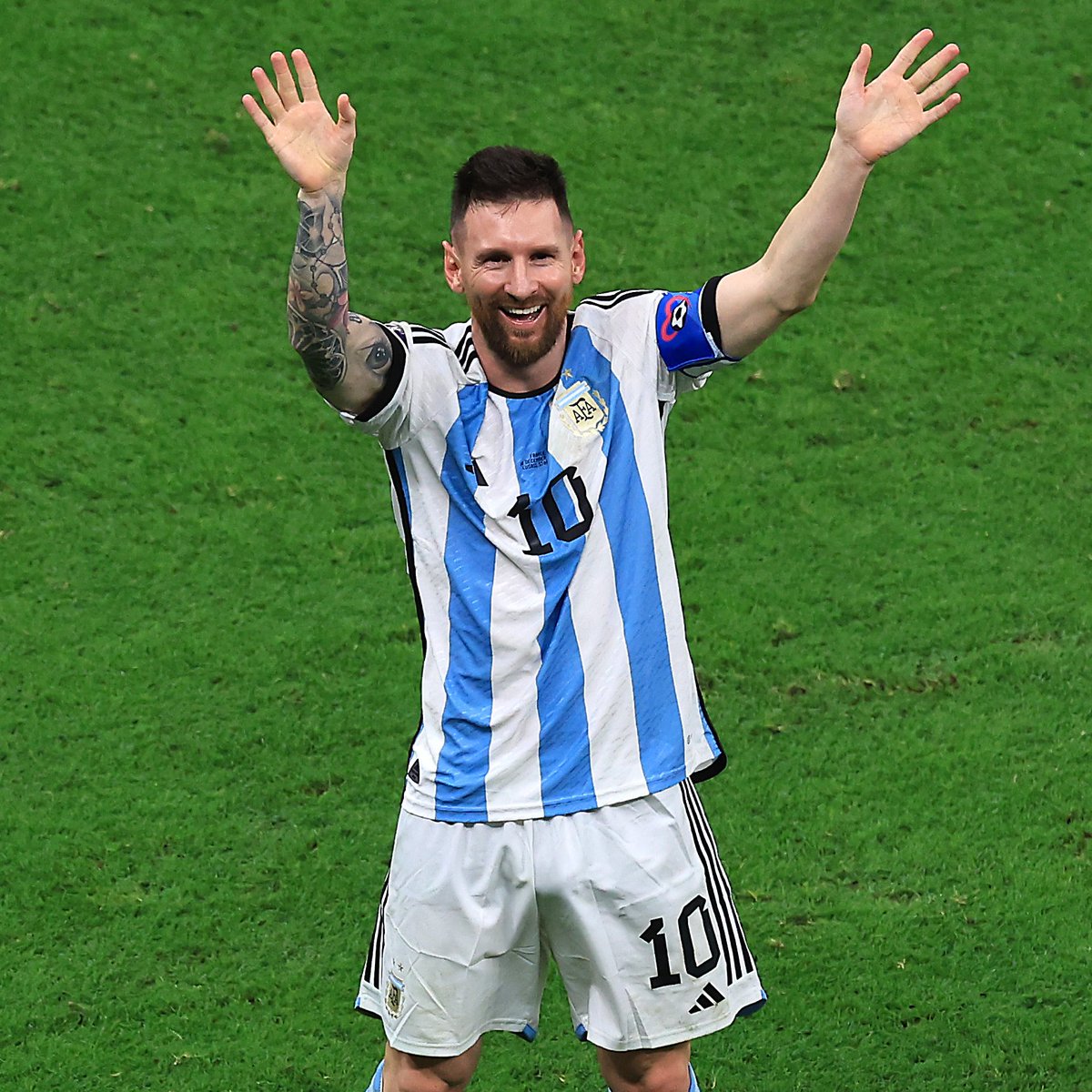 Describe this man in one word. 👇