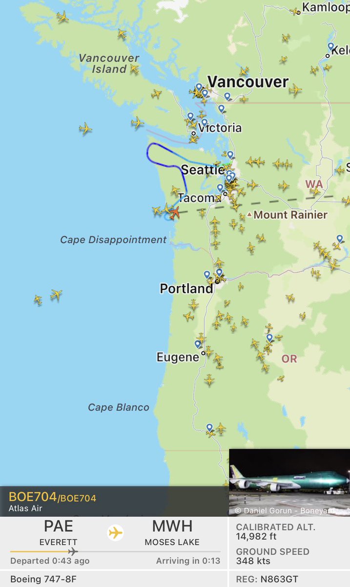 PilotsTogether's tweet photo. We know you’re probably watching #FIFAWorldCup but all of us here #PilotsTogether have teary eyes on this #final #flight #Boeing747 #WEPILOTS #avgeeks #aviation https://t.co/NOQfCSBEe2