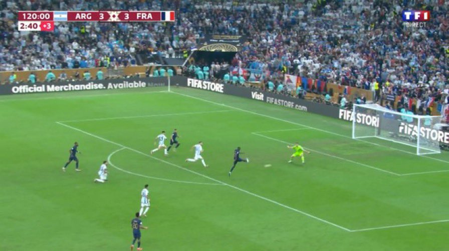 Footballogue's tweet photo. Cette dernière action…😔 https://t.co/b72HPddt5K