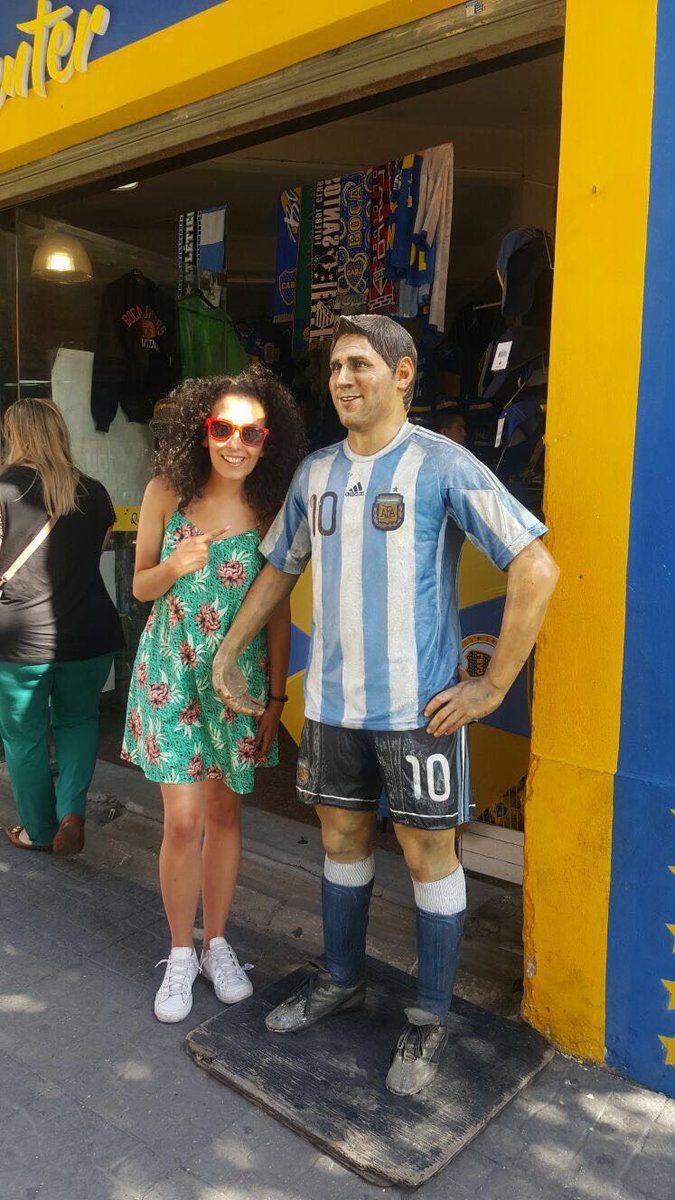 Gabblessss's tweet photo. Back when I met Messi at Boca Jrs… I’m regretting not buying his shirt there now 😂 https://t.co/8thWzG5Wkq