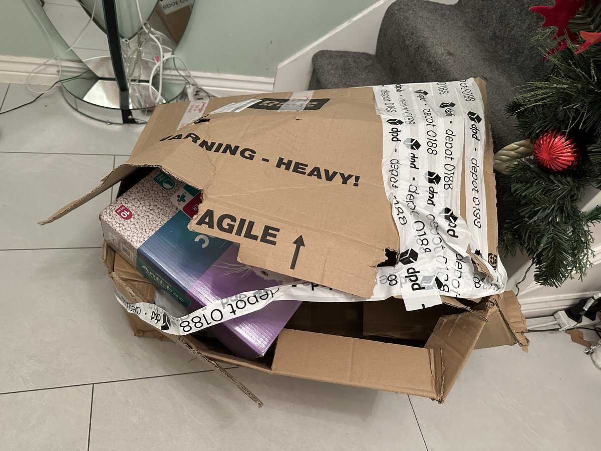 Laura Hamilton tweet media