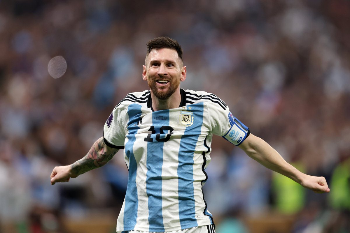 Covers's tweet photo. Lionel Messi's career resume

10x La Liga Champ
6x Copa del Rey Champ
4x Champions League Champ
AND NOW WORLD CUP CHAMP 

THE GREATEST FOOTBALLER TO EVER PLAY THE GAME 🐐🇦🇷 https://t.co/E9FrMmAJNL