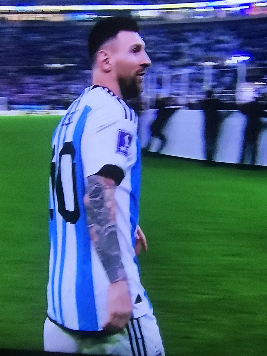 Elofam1's tweet photo. G.O.A.T. https://t.co/AAvQRNB27Q