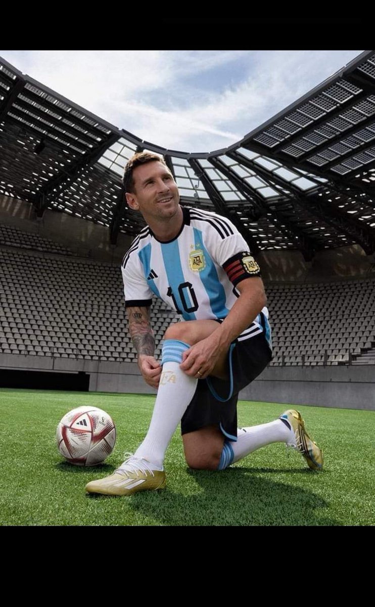 imMEnhazChy's tweet photo. #FIFAWorldCupThe greatest player to grace ⚽ game is a world cup champion. It's done 🐐🏆 #messi https://t.co/FzP2YUaBQV