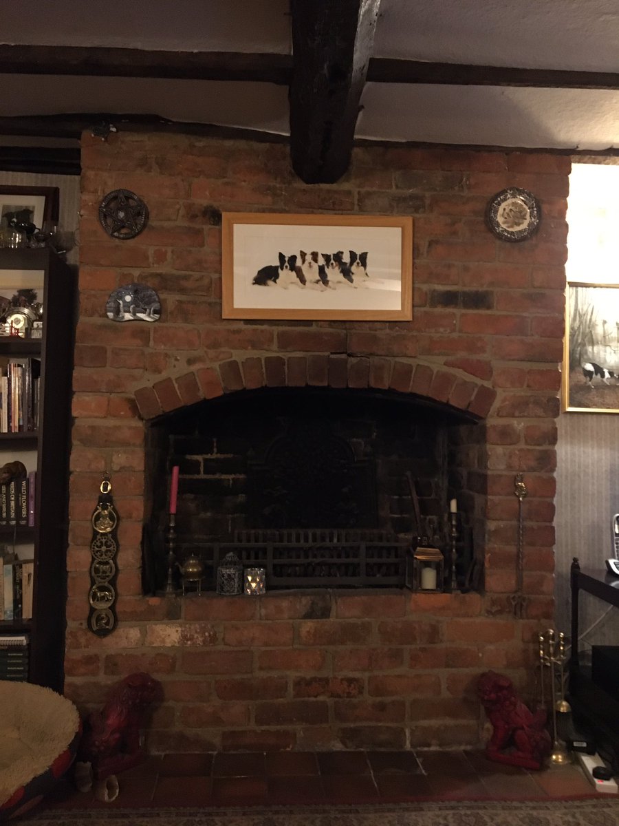 squirrelnemesis's tweet image. And a fireplace and lots of oak beams #oldcottage