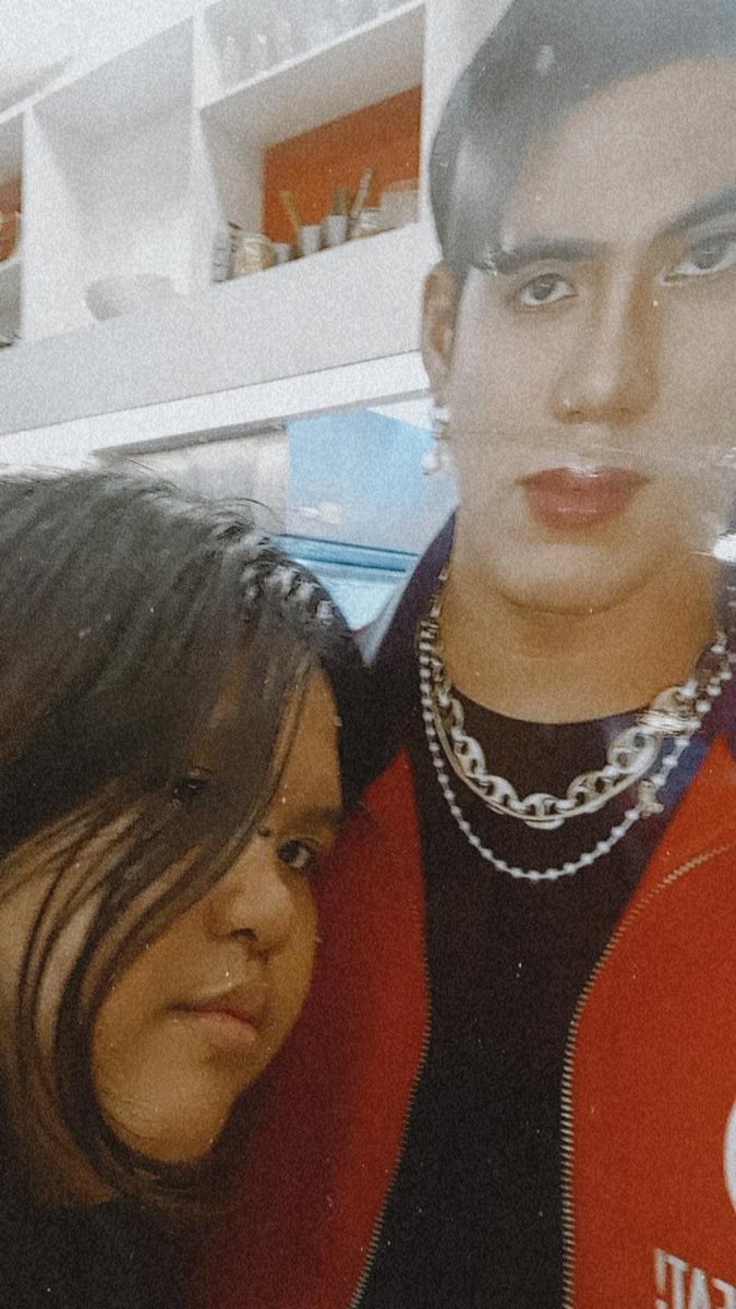 aspiringwritter's tweet photo. hindi ka na standee. 😭 totoo ka na. hindi ka na standee.😭 stell, i love you so much!!! i'll never forget this esp. the little genuine convo we had. @stellajero_  forever grateful to be ur fan. https://t.co/CF14YOvssb