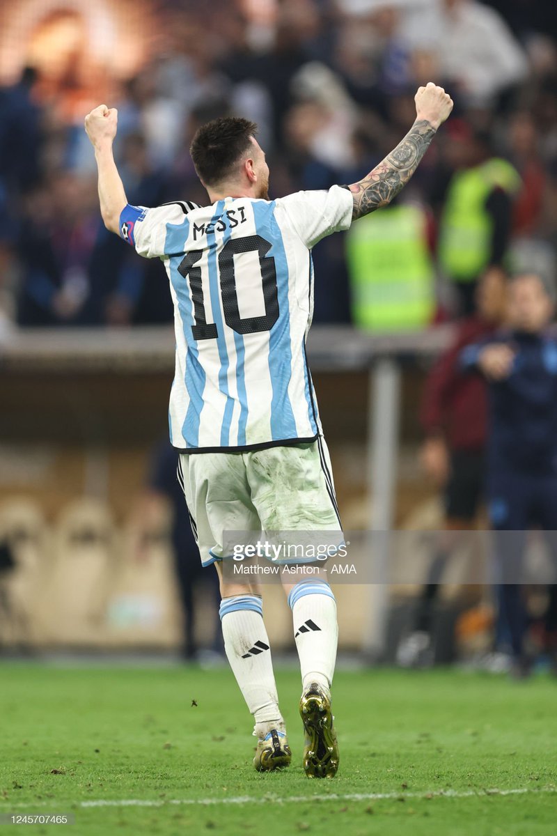 Bermula dari cita2 masa kecil sederhana sebagai guru olahraga, hari ini resmi menjadi yang terbesar dalam sejarah. 

Perdebatan selesai.

GREATEST OF ALL TIME!!!