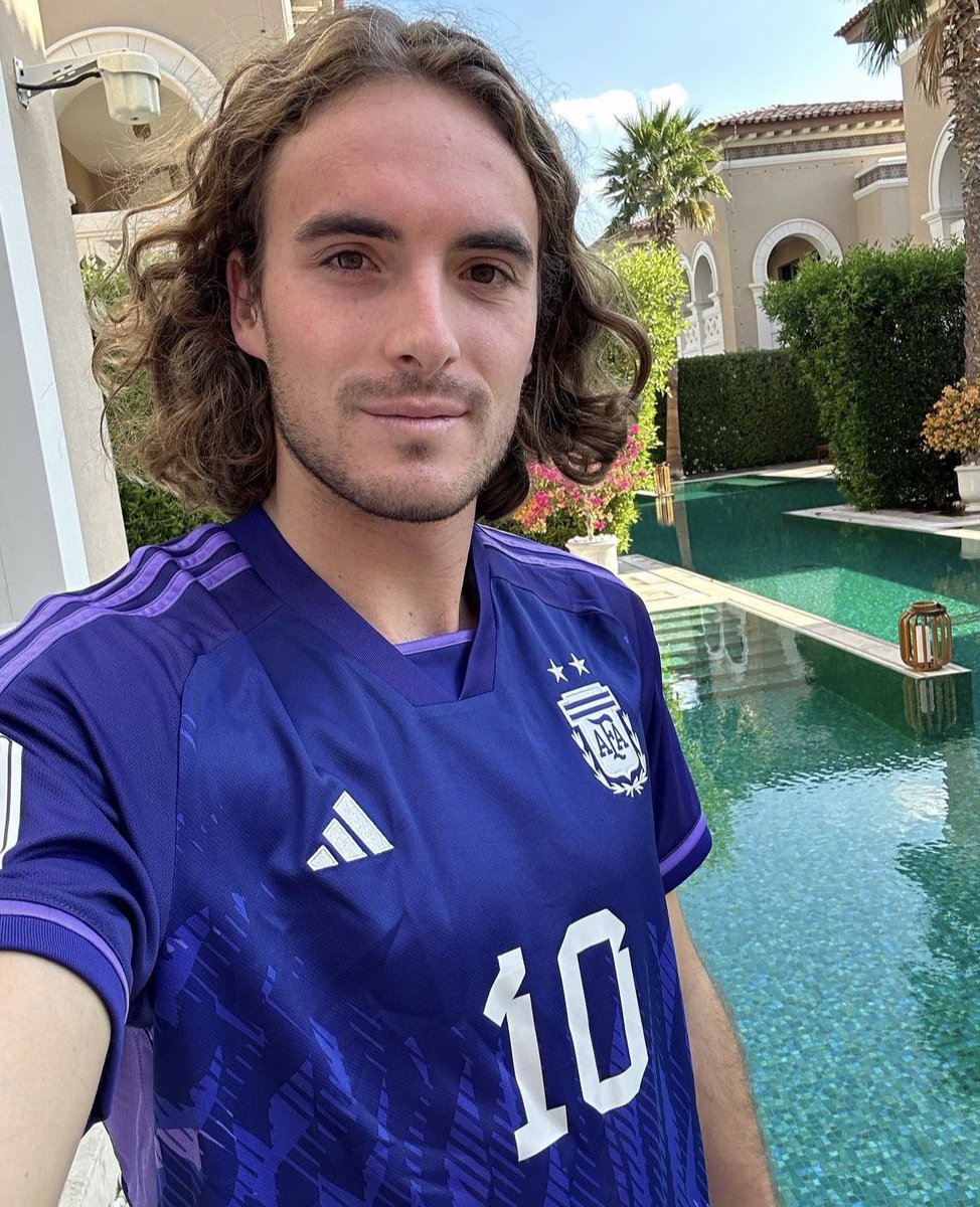 Another reason for @StefTsitsipas to be happy tonight 😉⚽️ #FIFAWorldCup #MWTC #ThisIsMWTC