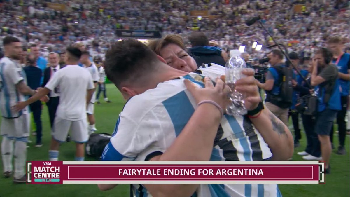 mufaddal_vohra's tweet photo. What a lovely picture - Lionel Messi deserves this! https://t.co/1HkmvxHbZQ