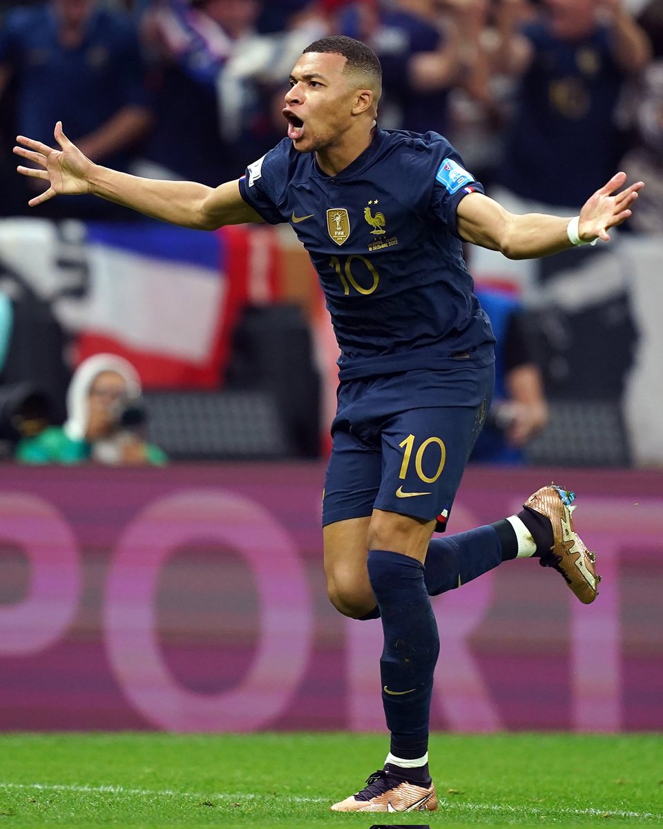 shihanzense's tweet photo. @FIFAWorldCup The real GOAT Today! https://t.co/OOb83DtmFY