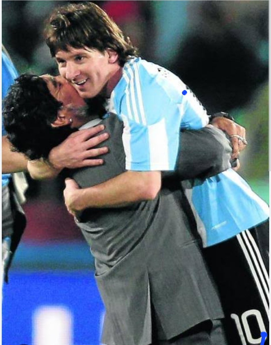 KaryCorrea's tweet photo. Maradona sonríe desde el cielo.. #ARG ⚽️🏆 https://t.co/GDXbiT54ez