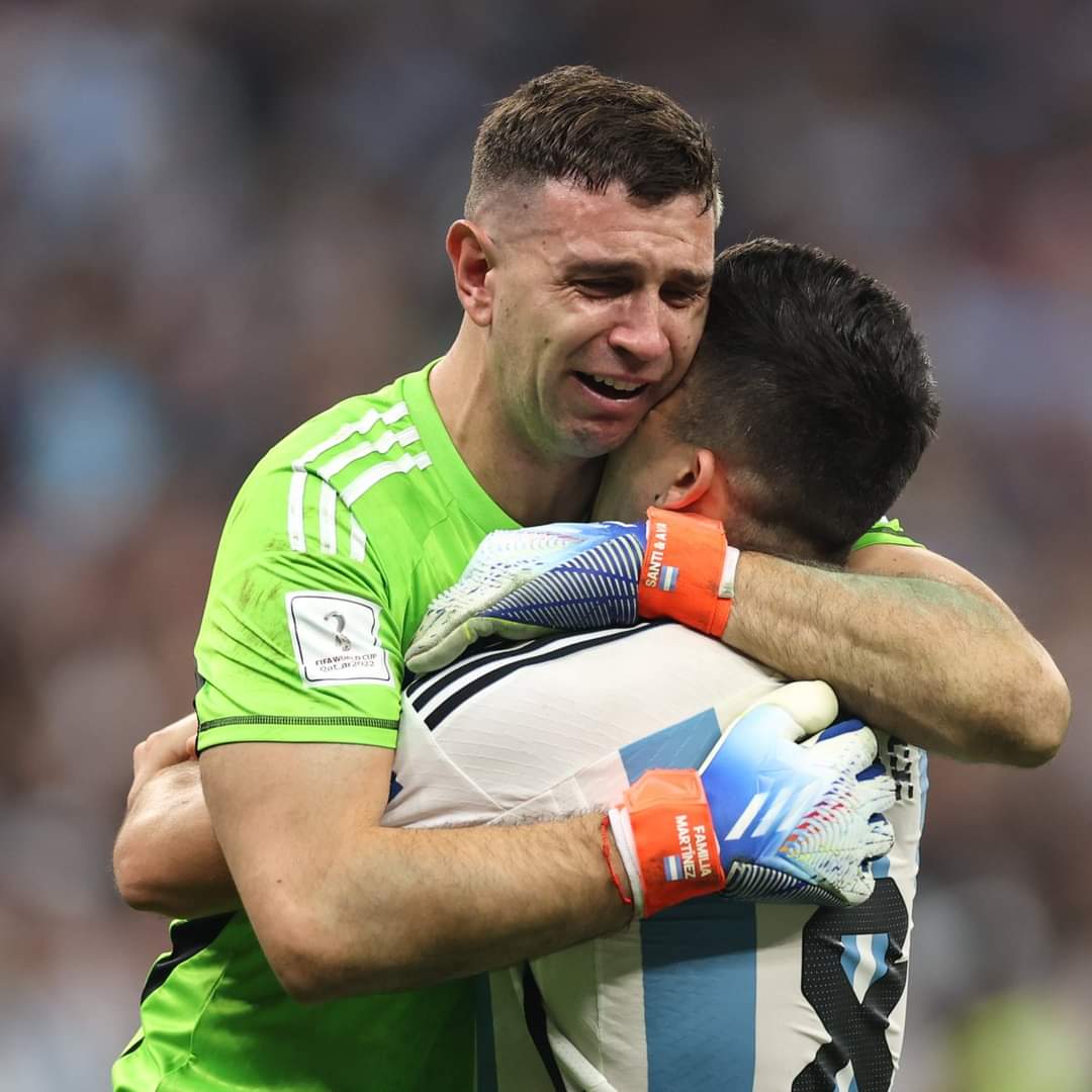 BadstarSy's tweet photo. FELICIDADES ARGENTINA 🇦🇷

FELICIDADES MESSI 🏆

AL FIN SE CUMPLIÓ TU SUEÑO https://t.co/uw9mJlkQT5