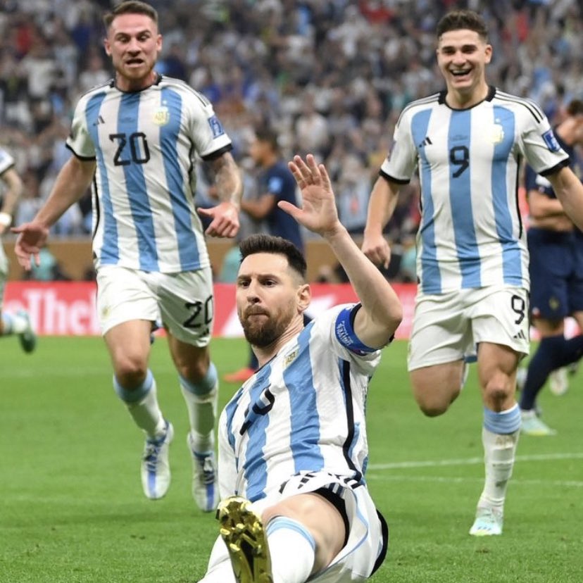 poojabishnoi36's tweet photo. Greatest of all time 🐐
The GOAT debate is done.
#FIFAWorldCup #WorldCup #WorldCupFinal #Messi𓃵 https://t.co/htZxrlHwGn