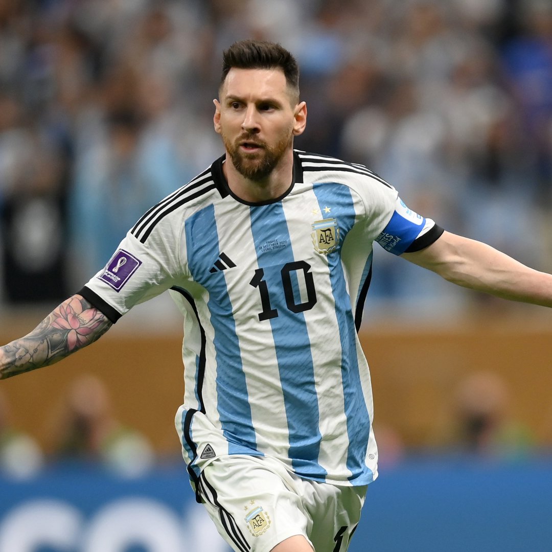 AQuesada83's tweet photo. La mejor final de un Mundial que he visto. Vaya partidazo nos han ofrecido Argentina y Francia. 

Contento por ver a Messi en la cumbre del fútbol mundial. El mejor futbolista que han visto mis ojos. Genio. https://t.co/5JaKr2umbv