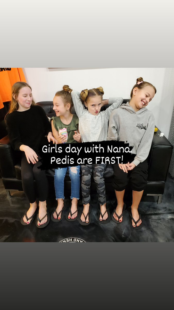 ddangersparkle's tweet photo. Our date day began with PEDICURES! 
#NANA #LITTLES #PEDICURES #SLAYEDESTHETICS #ADORABLE #FIRSTSTOP #CREEPYMCDONALDSCAMELATER #BAHAHAHAHA https://t.co/slT1DX9yuV