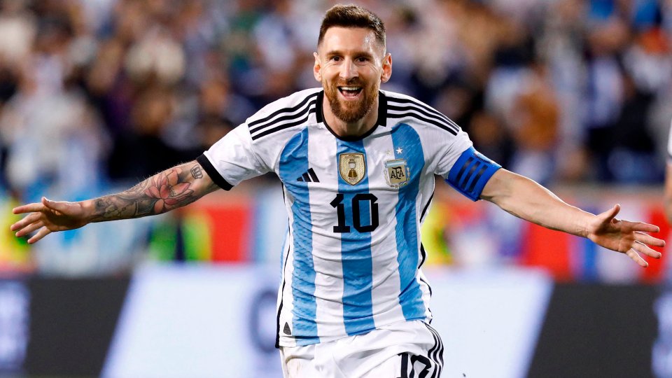 𝐂𝐎𝐍𝐆𝐑𝐀𝐓𝐔𝐋𝐀𝐓𝐈𝐎𝐍𝐒 𝐓𝐎 𝐓𝐇𝐄 𝐑𝐄𝐀𝐋 𝐆𝐎𝐀𝐓🐐🏆 He deserves it🏆🏆 #FIFAWorldCup #Messi𓃵 #Messi #WorldCup