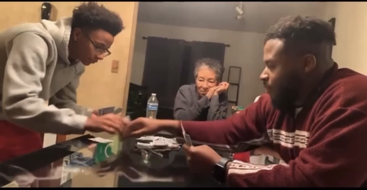 deshawncarter21's tweet photo. Happy birthday gram . I miss ya more and more everyday. 🖤 ride or ride 4eva 🤞🏽
#RiPGram🖤
#December18th 🗓️ https://t.co/b7h1icz43c