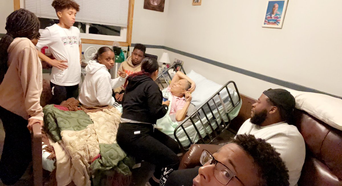 deshawncarter21's tweet photo. Happy birthday gram . I miss ya more and more everyday. 🖤 ride or ride 4eva 🤞🏽
#RiPGram🖤
#December18th 🗓️ https://t.co/b7h1icz43c